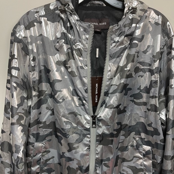 BNWT Michael Kors Mens Wind breaker/Rain HoodieSM,XL,XXL - Picture 2 of 15
